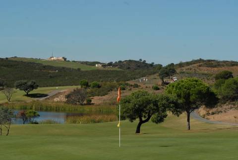 (GOLDEN VISA )Moradia de tipologia V2 de sonho num aldeamento no Campo de Golf de Castro Marim