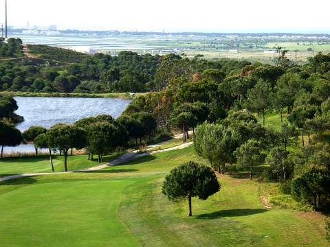 (GOLDEN VISA )Moradia de tipologia V2 de sonho num aldeamento no Campo de Golf de Castro Marim