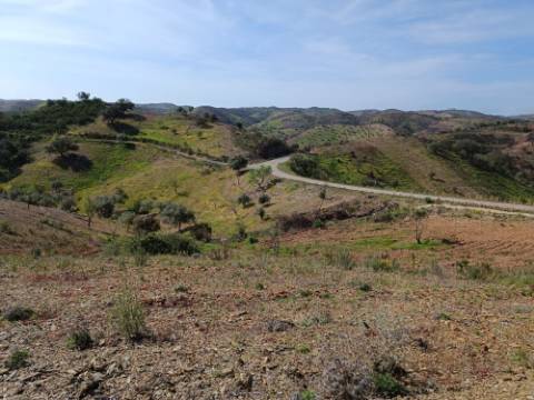 TERRENO RÚSTICO COM 3920 M2 - FONTE CHICÓ EM CASTRO MARIM - ALGARVE