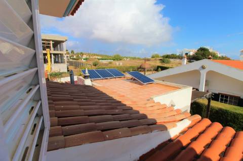 Lindíssima moradia isolada com piscina em excelente localização na Quinta do Sobral, Castro Martim