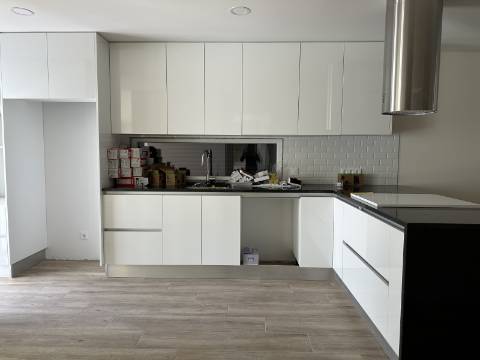 Magnifica moradia novaT4 com piscina e garagem!