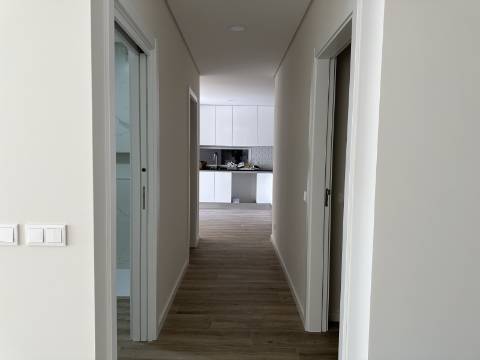 Magnifica moradia novaT4 com piscina e garagem!