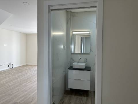 Magnifica moradia novaT4 com piscina e garagem!