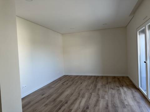 Magnifica moradia novaT4 com piscina e garagem!