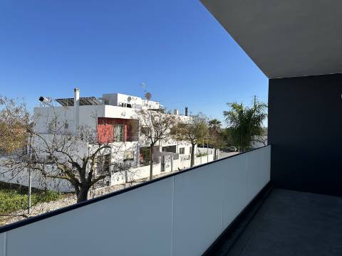 Magnifica moradia novaT4 com piscina e garagem!