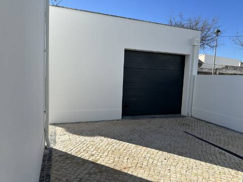 Magnifica moradia novaT4 com piscina e garagem!