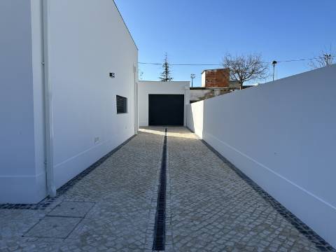 Magnifica moradia novaT4 com piscina e garagem!