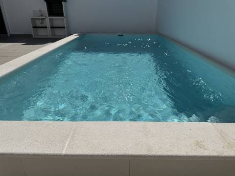 Magnifica moradia novaT4 com piscina e garagem!