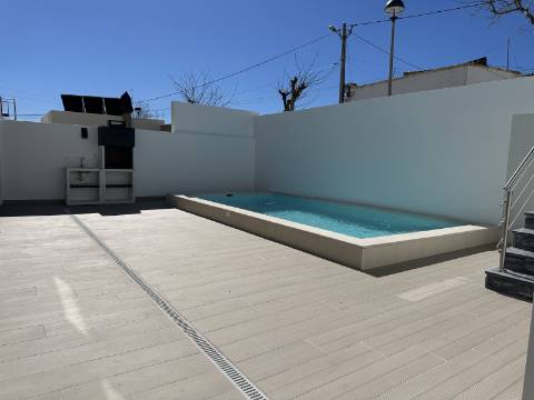 Magnifica moradia novaT4 com piscina e garagem!