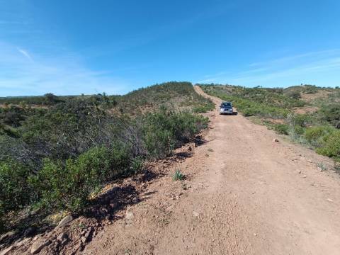 TERRENO RUSTICO COM 8.280 M2 - PRÓXIMO DO MAGOITO EM ODELEITE - CASTRO MARIM - ALGARVE