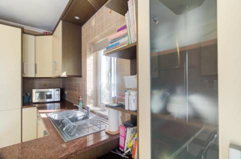 Fantástica Moradia V4 com Parqueamento, Jardim, Piscina e zona BBQ em Altura