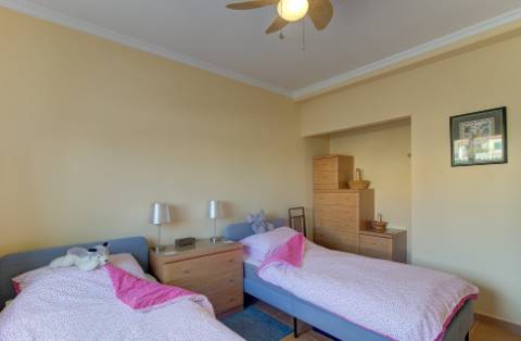 Fantástica Moradia V4 com Parqueamento, Jardim, Piscina e zona BBQ em Altura