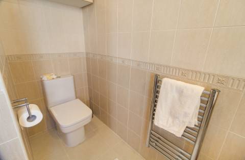 Fantástica Moradia V4 com Parqueamento, Jardim, Piscina e zona BBQ em Altura