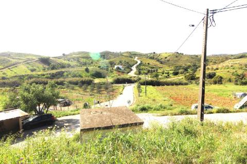 Propriedade com duas ruínas na serra de Conceição de Tavira