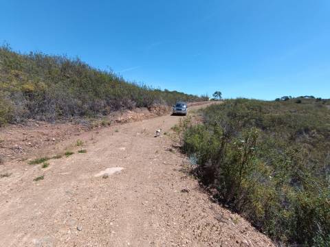 TERRENO COM 10.160 M2 - PRÓXIMO A CORTE DO GAGO - CASTRO MARIM - ALGARVE