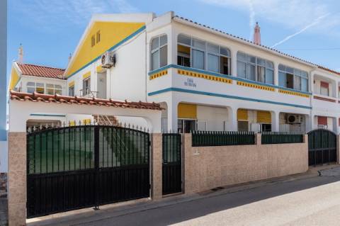 Exclusivo Edifício com 8 Apartamentos em Manta Rota, Algarve