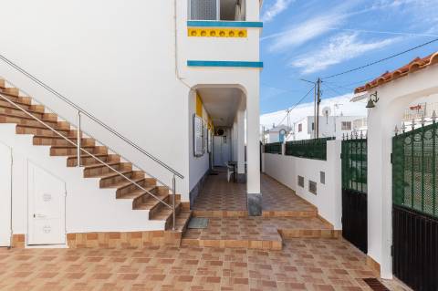 Exclusivo Edifício com 8 Apartamentos em Manta Rota, Algarve