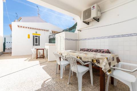 Exclusivo Edifício com 8 Apartamentos em Manta Rota, Algarve
