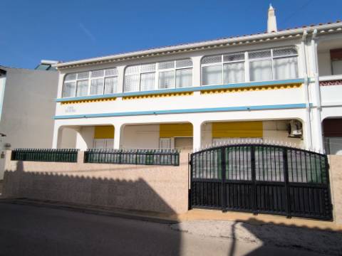 Exclusivo Edifício com 8 Apartamentos em Manta Rota, Algarve