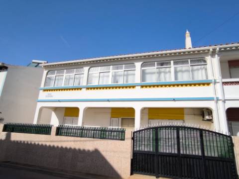 Exclusivo Edifício com 8 Apartamentos em Manta Rota, Algarve