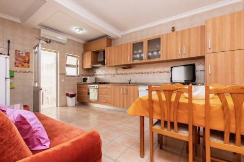 Exclusivo Edifício com 8 Apartamentos em Manta Rota, Algarve