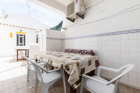 Exclusivo Edifício com 8 Apartamentos em Manta Rota, Algarve