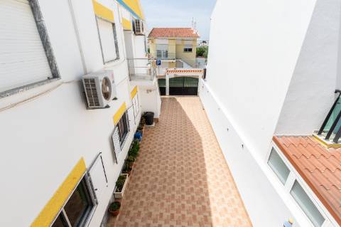 Exclusivo Edifício com 8 Apartamentos em Manta Rota, Algarve