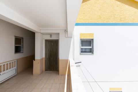 Exclusivo Edifício com 8 Apartamentos em Manta Rota, Algarve