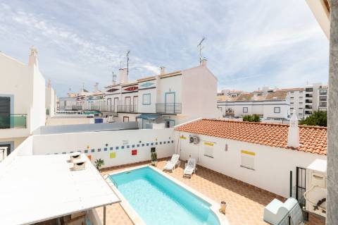 Exclusivo Edifício com 8 Apartamentos em Manta Rota, Algarve