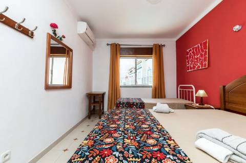 Exclusivo Edifício com 8 Apartamentos em Manta Rota, Algarve