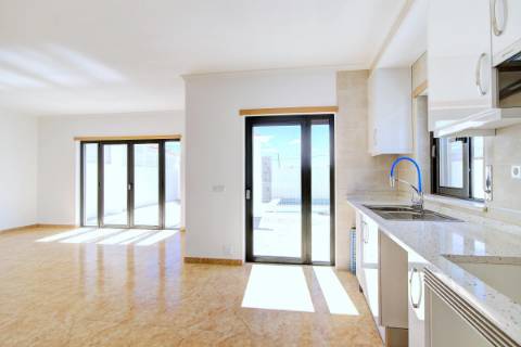 Moradia V3 de Design Personalizável com Piscina