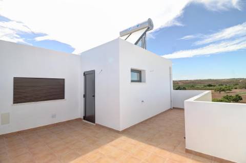 Moradia V3 de Design Personalizável com Piscina