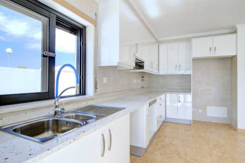 Moradia V3 de Design Personalizável com Piscina