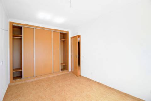 Moradia V3 de Design Personalizável com Piscina