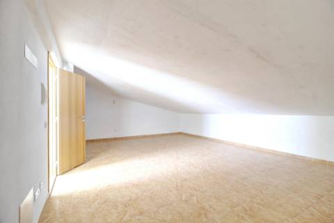 Moradia V3 de Design Personalizável com Piscina