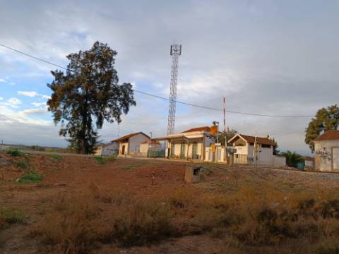 TERRENO RUSTICO COM 9.400 M2 JUNTO A ESTAÇÃO DE COMBOIO DE CASTRO MARIM - ALGARVE