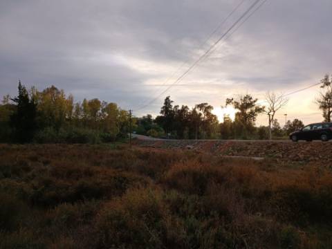 TERRENO RUSTICO COM 9.400 M2 JUNTO A ESTAÇÃO DE COMBOIO DE CASTRO MARIM - ALGARVE
