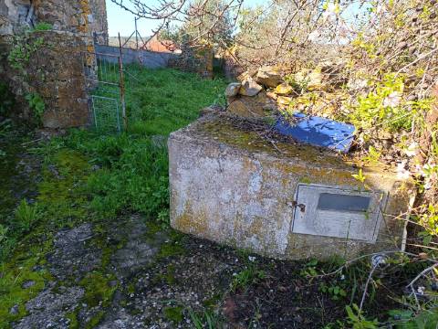 MORADIA EM PEDRA, RUINA COM TERRENO DE 230 M2 - BALURCOS - ALCOUTIM - ALGARVE