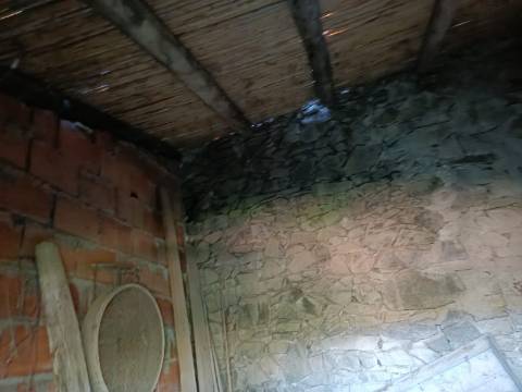 MORADIA EM PEDRA, RUINA COM TERRENO DE 230 M2 - BALURCOS - ALCOUTIM - ALGARVE