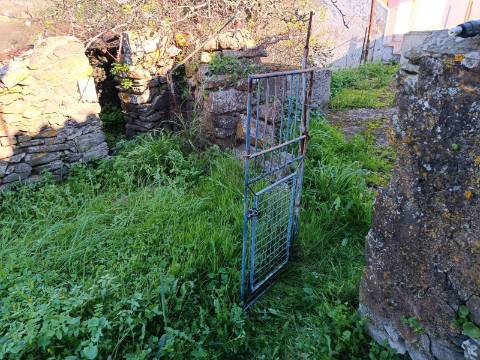 MORADIA EM PEDRA, RUINA COM TERRENO DE 230 M2 - BALURCOS - ALCOUTIM - ALGARVE