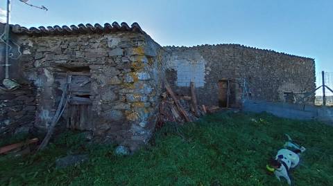 MORADIA EM PEDRA, RUINA COM TERRENO DE 230 M2 - BALURCOS - ALCOUTIM - ALGARVE