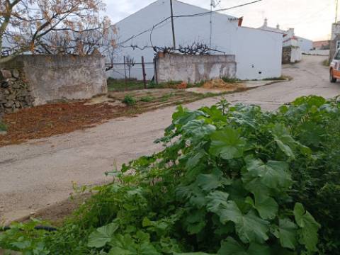 MORADIA DE ALDEIA - COM 37 M2 - PARA RECONSTRUIR - CORTE DA SEDA - ALCOUTIM - ALGARVE