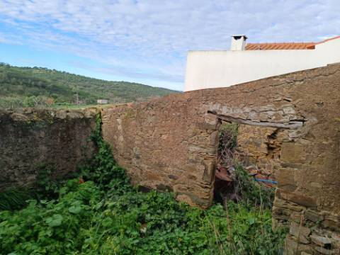 MORADIA DE ALDEIA - COM 37 M2 - PARA RECONSTRUIR - CORTE DA SEDA - ALCOUTIM - ALGARVE
