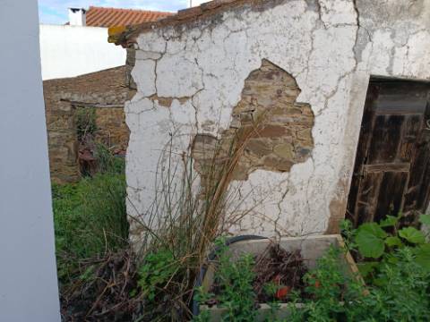 MORADIA DE ALDEIA - COM 37 M2 - PARA RECONSTRUIR - CORTE DA SEDA - ALCOUTIM - ALGARVE