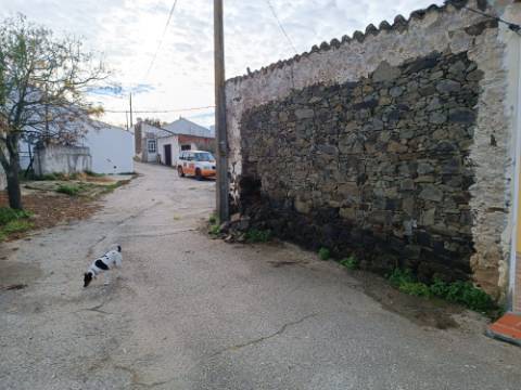 MORADIA DE ALDEIA - COM 37 M2 - PARA RECONSTRUIR - CORTE DA SEDA - ALCOUTIM - ALGARVE