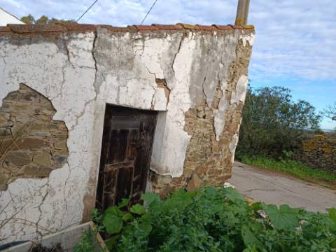 MORADIA DE ALDEIA - COM 37 M2 - PARA RECONSTRUIR - CORTE DA SEDA - ALCOUTIM - ALGARVE