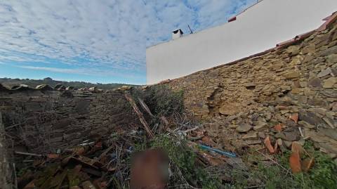 MORADIA DE ALDEIA - COM 37 M2 - PARA RECONSTRUIR - CORTE DA SEDA - ALCOUTIM - ALGARVE