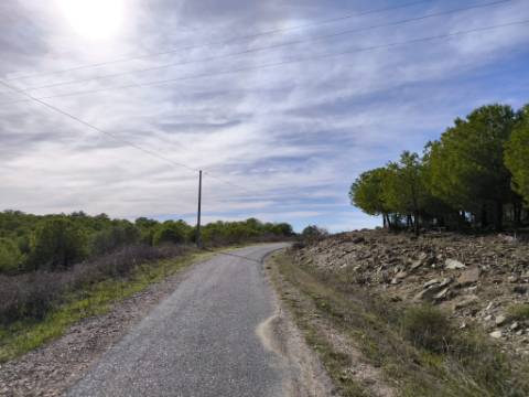 TERRENO COM 16.000 M2 - PLANO - ELETRICIDADE - TORNEIRO EM ALCOUTIM - ALGARVE