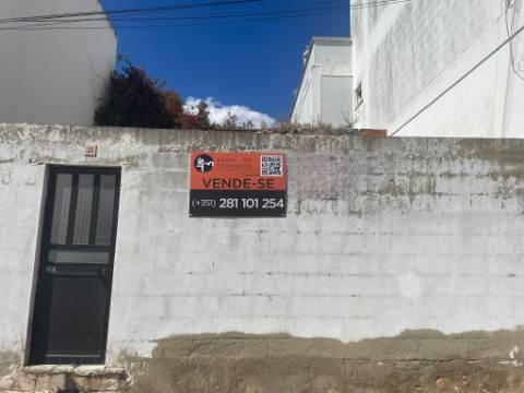 Moradia com Projeto Aprovado no Centro de Tavira