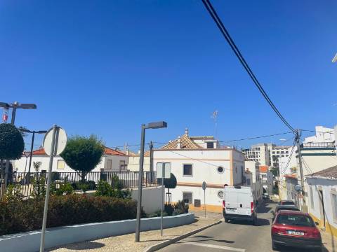 Moradia com Projeto Aprovado no Centro de Tavira